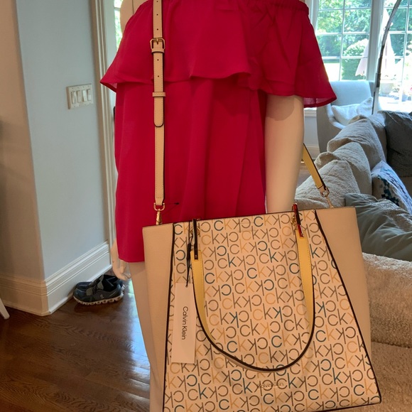 Calvin Klein Large Monogram Purse w shoulder strap & satchel handles - Picture 6 of 6